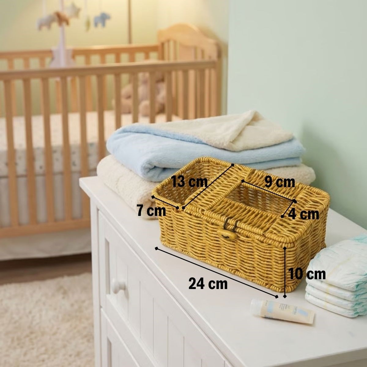 Bölmeli Kapaklı Doğal Rattan Görünümlü Hasır Makyaj, Takı ve Havlu Düzenleyici – Peçetelikli Çok Amaçlı Masaüstü Organizer Sepet