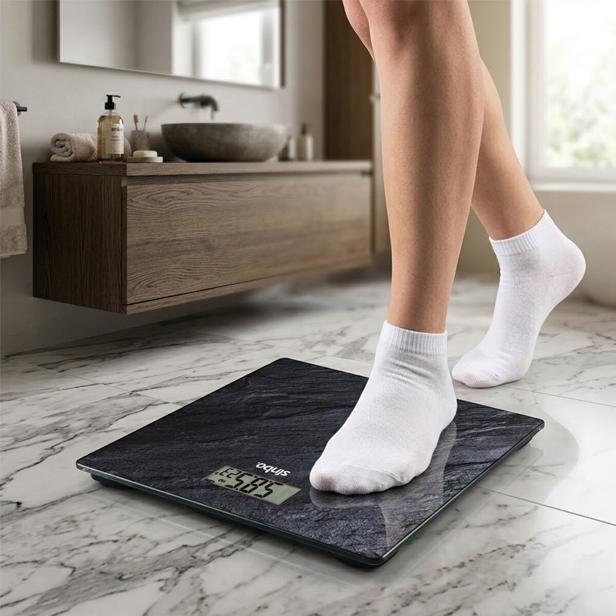 DİJİTAL - PİLLİ  CAM BANYO BASKÜLÜ  LCD EKRAN - SICAKLIK GÖSTERGELİ   180KG/50GR   26X26CM  SİNBO SBS-4450