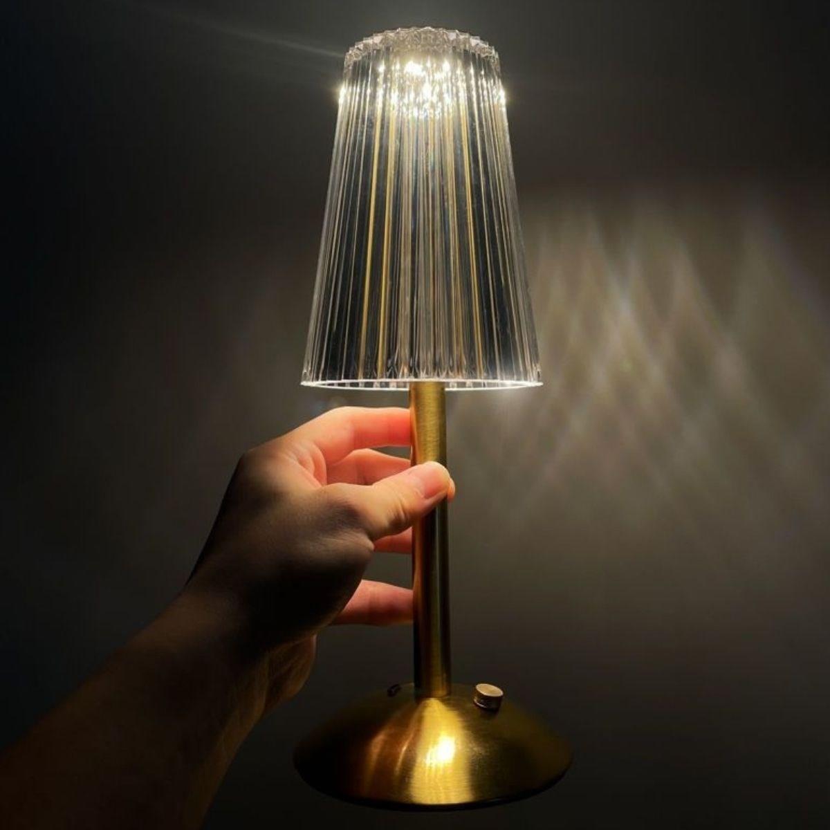 Masa Üstü Taşınabilir USB Şarjlı Dokunmatik Eskitme Lambader Model Led Kristal Abajur W-030