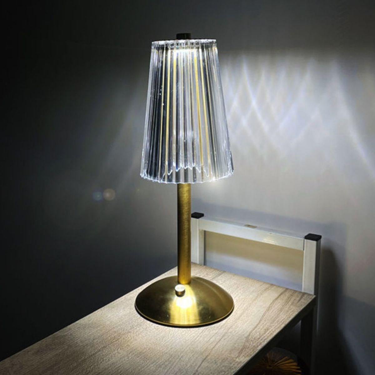 Masa Üstü Taşınabilir USB Şarjlı Dokunmatik Eskitme Lambader Model Led Kristal Abajur W-030