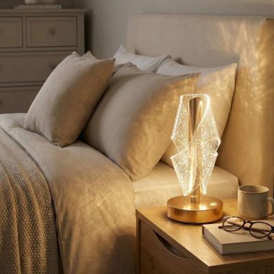 Çapraz Kavisli Ters Kristal Simli LED Masa Lambası ? Gold Gövdeli, Dokunmatik, 3 Kademe Işık Ayarlı Şarjlı Dekoratif Lamba