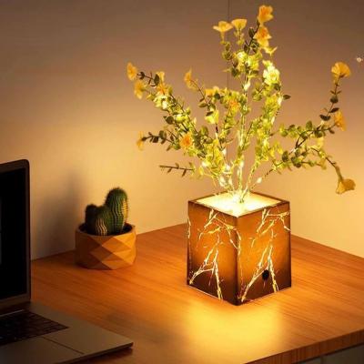 Işıklı Yapay Çiçek – Siyah Saksılı LED Dekoratif Bitki, Masaüstü ve Ev Ofis Aydınlatmalı Süs Bitkisi