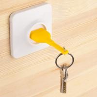 Yapışkanlı Priz Görünümlü Kapı Duvar Tipi Anahtarlık Askılık