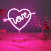 Kalpli Love Yazılı Dekoratif Neon Pilli Led Masa ve Gece Lambası
